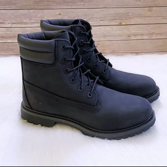 New Women’s Timberland Waterville 6in WP Boot Medium Nubuck