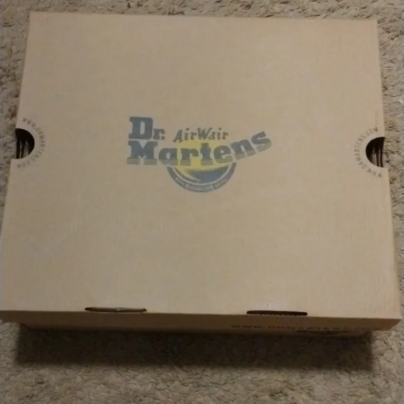 NIB Dr. Martens 1460 Serena Collar Faux Fur Lined Combat Boots