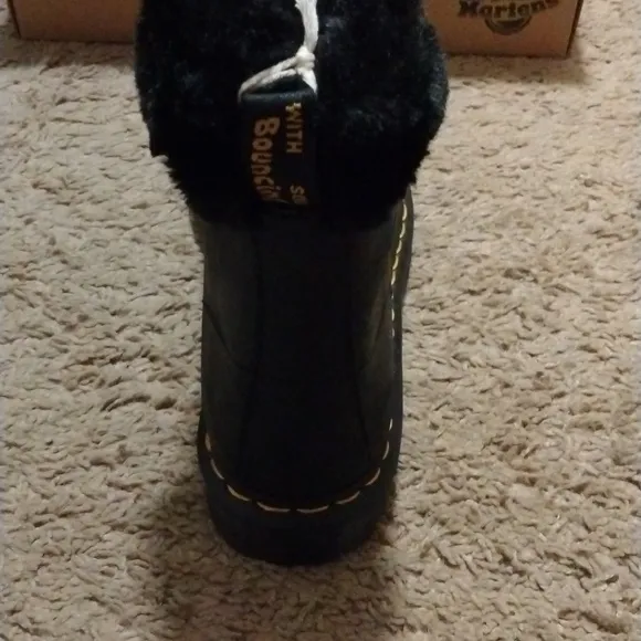 NIB Dr. Martens 1460 Serena Collar Faux Fur Lined Combat Boots