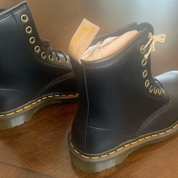 NIB DR. MARTENS Unisex Vegan Felix Rub Boots in Black, Size 5 Women, 4 Men