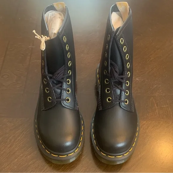 NIB DR. MARTENS Unisex Vegan Felix Rub Boots in Black, Size 5 Women, 4 Men