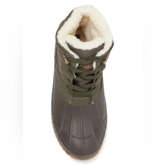 NIB Khombu Boots
