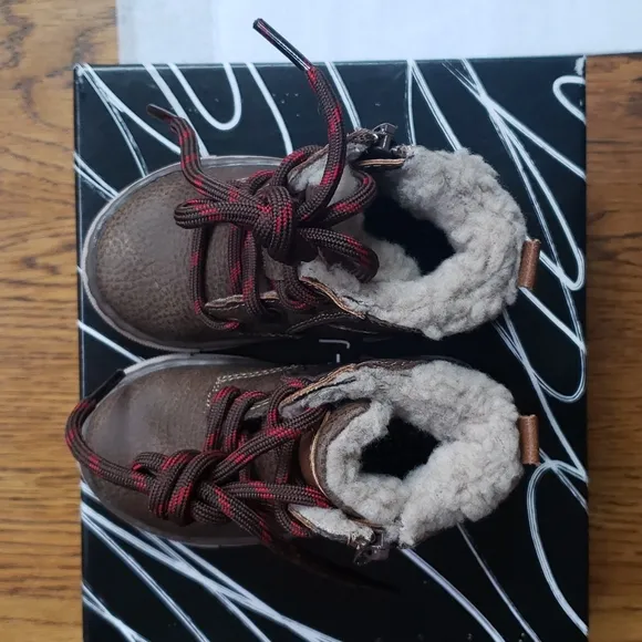 NIB Max   Jake Steven Boot Brown Kid's Zip Up Boot Size 5 Toddler