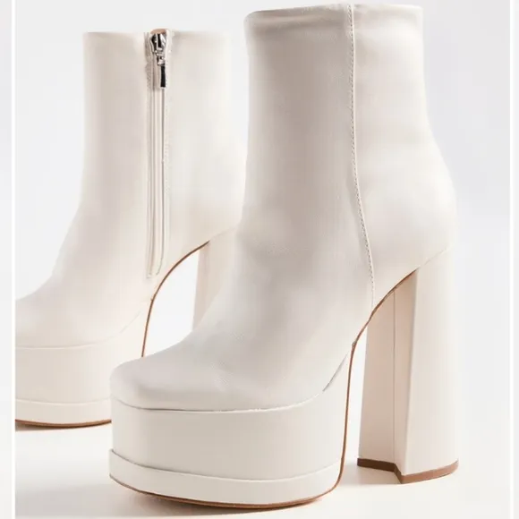 NIB Schutz Selene Platform Booties ankle boots Pearl white 7 Hot Nappa Leather