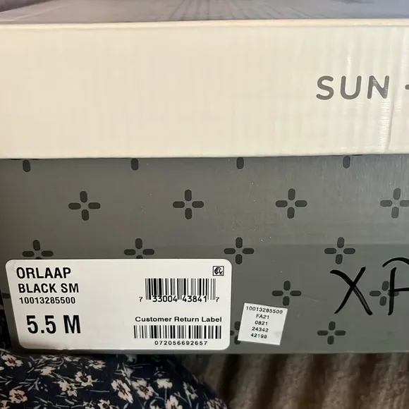 NIB Sun   Stone | Black Orlaap Cold-Weather Lug Sole Boots | Size 5.5