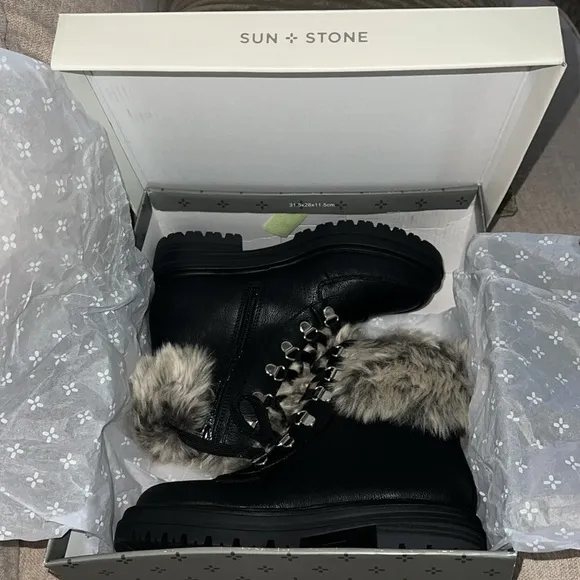 NIB Sun   Stone | Black Orlaap Cold-Weather Lug Sole Boots | Size 5.5