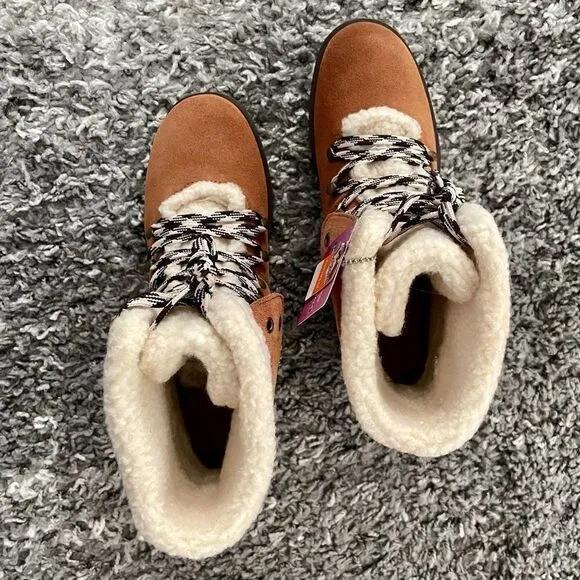 NIB Skechers Mid Sherpa Boots