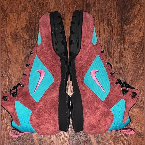 Nike ACG boots