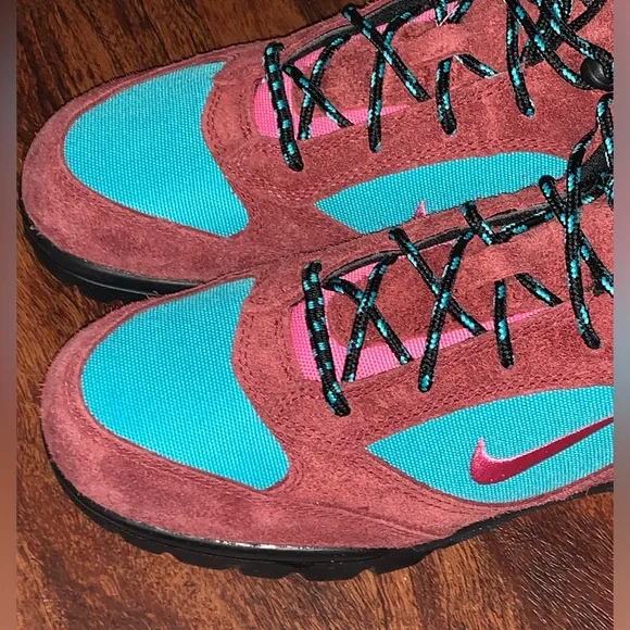 Nike ACG boots