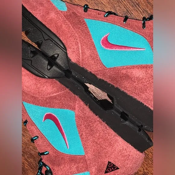 Nike ACG boots