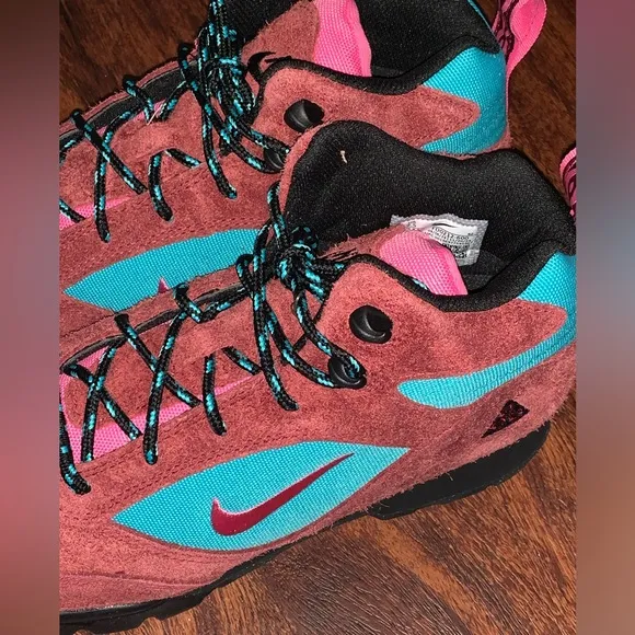 Nike ACG boots
