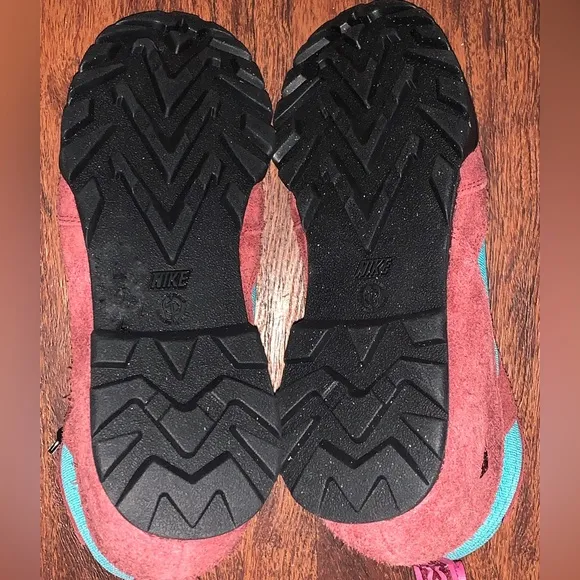 Nike ACG boots