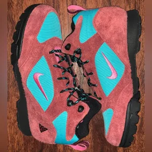 Nike ACG boots