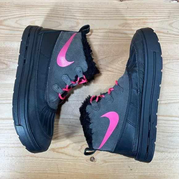 Nike ACG Woodside Chukka 2 Boots Size Youth 7 Women’s 8.5 Black Pink 859425-001