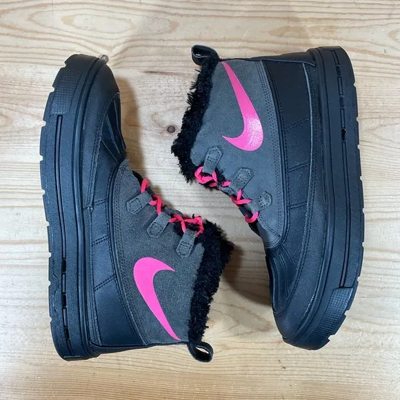 Nike ACG Woodside Chukka 2 Boots Size Youth 7 Women’s 8.5 Black Pink 859425-001