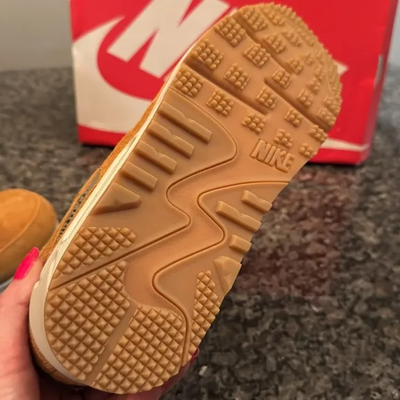 Nike Air Max winter wheat sneakerboot 90 EUC 10.5 Sneakers