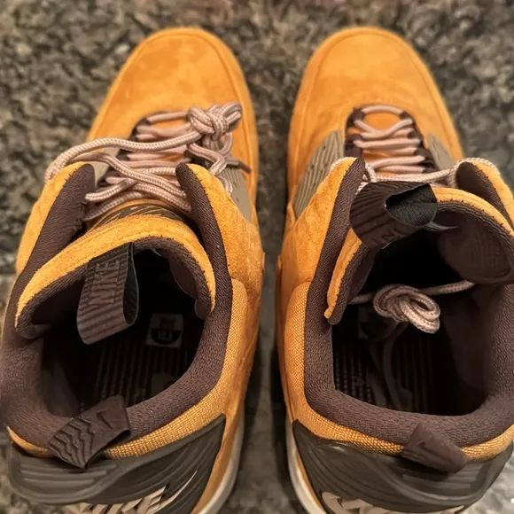 Nike Air Max winter wheat sneakerboot 90 EUC 10.5 Sneakers