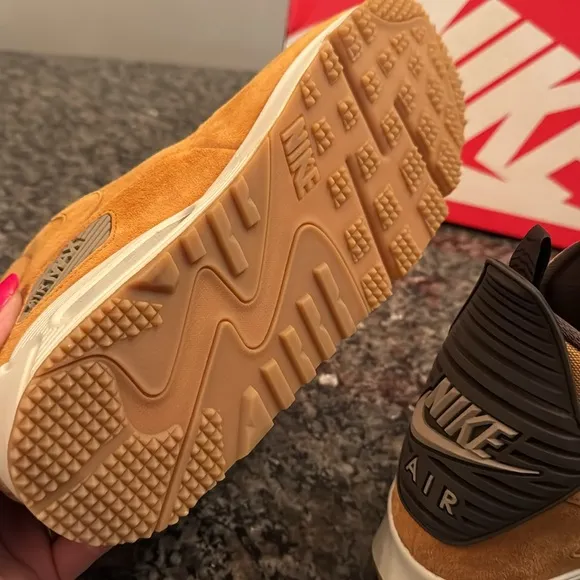 Nike Air Max winter wheat sneakerboot 90 EUC 10.5 Sneakers