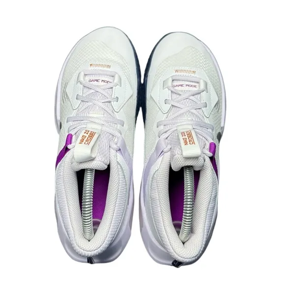 Nike Air Zoom Crossover GS 'White Barely Grape' Kids Basketball Shoe Sz 6Y Multi