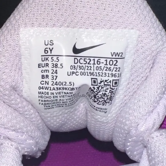 Nike Air Zoom Crossover GS 'White Barely Grape' Kids Basketball Shoe Sz 6Y Multi