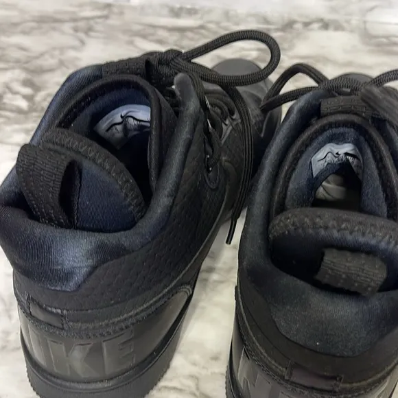 Nike Court Borough Mid Winter Triple Black Shoes Mens Size 9