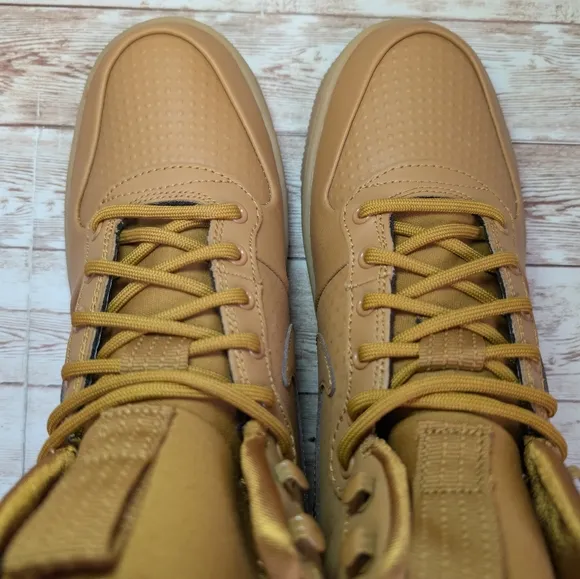 Nike Court Borough Mid Winter Wheat Tan / Brown Men's Size 7.5 or 7 1/2 Like New