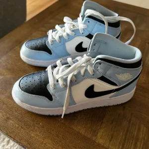 Nike Jordan’s KIDS SHOES