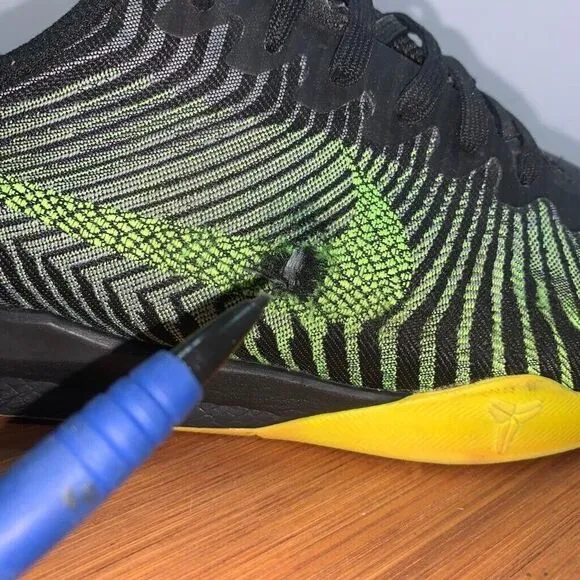 Nike Kobe Mentality 2 Men’s 8 Black Volt Green 818952-006 Basketball Shoes *FLAW