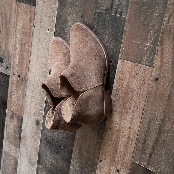 Nisolo Mia Everyday Ankle Boots Taupe Suede Sz 7 Women