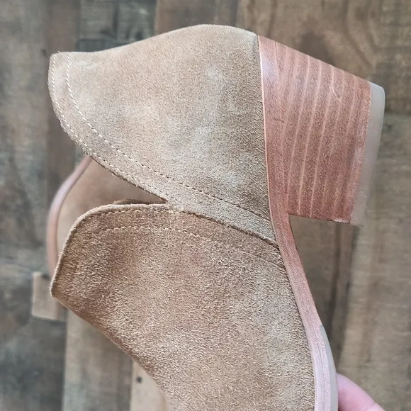 Nisolo Mia Everyday Ankle Boots Taupe Suede Sz 7 Women