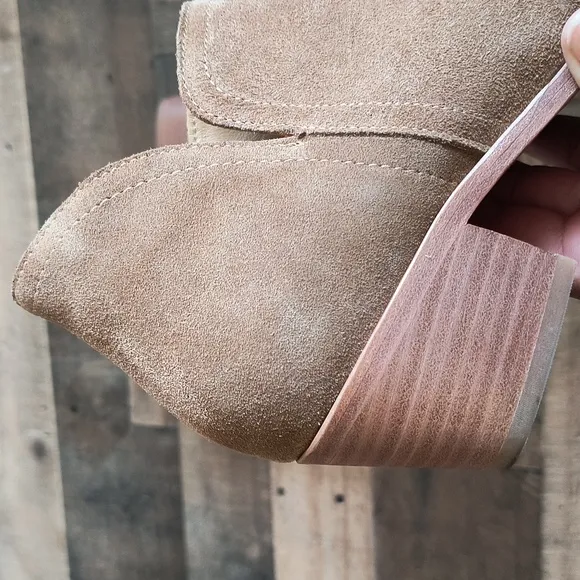 Nisolo Mia Everyday Ankle Boots Taupe Suede Sz 7 Women