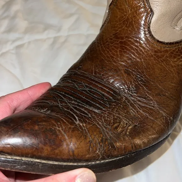 Nocona Boots Cowboy men size 10 EE cream khaki and brown