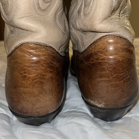Nocona Boots Cowboy men size 10 EE cream khaki and brown