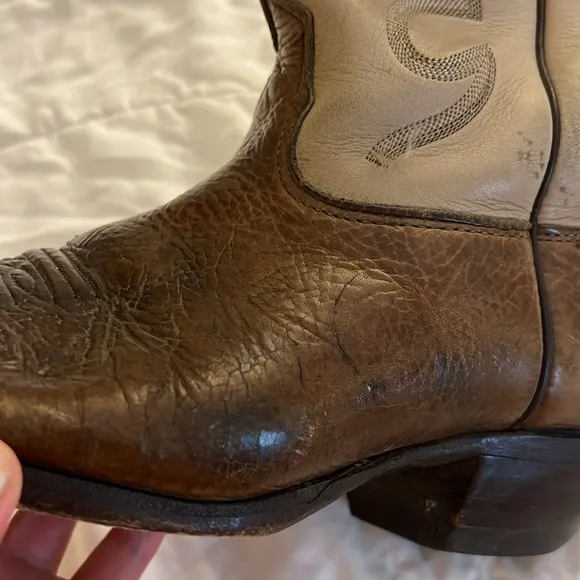 Nocona Boots Cowboy men size 10 EE cream khaki and brown