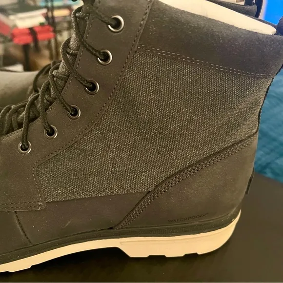 NWB Sorel Carson Moc Coal&amp; Oatmeal Waterproof Boots, size 15!