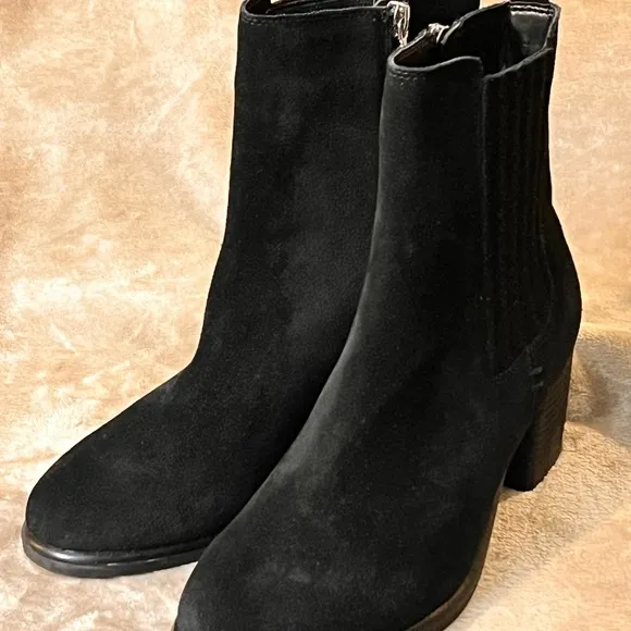 NWOB $150 WATERPROOF Blondo Sonali Ankle Boots