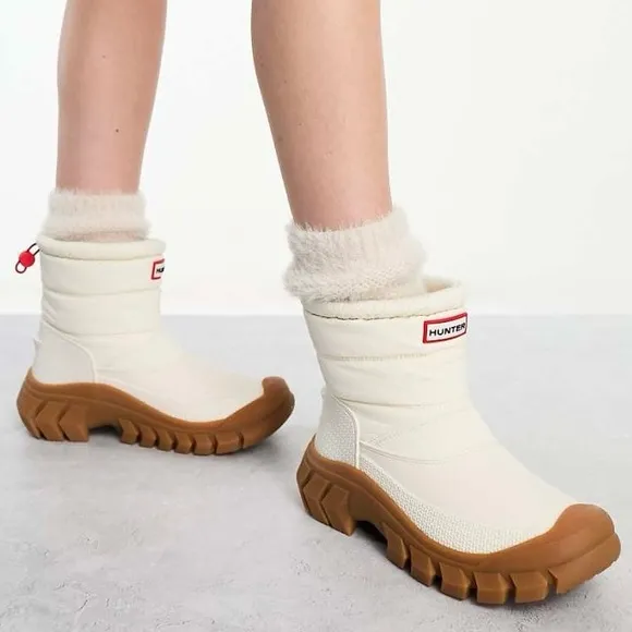 NWOB Hunter Intrepid Insulated Short Snow Bootie in White Willow &amp; Gum Size 11