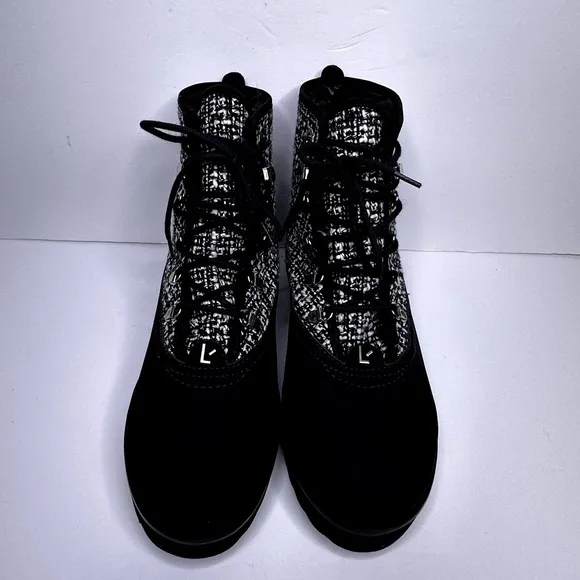 NWOB Larroude Vaile Tweed Black White Boots, Sz 9