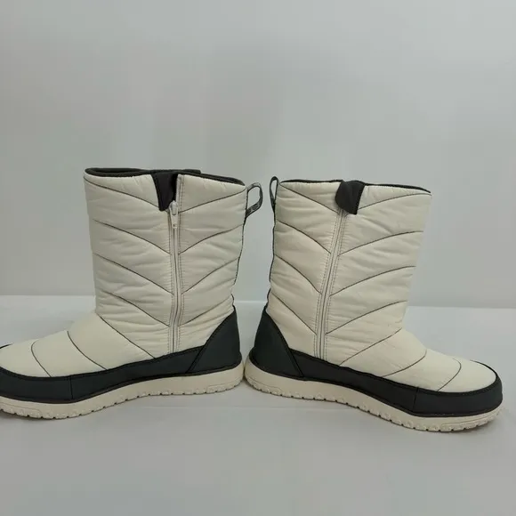 NWOB LL Bean Women's White Nylon Ultralight Quilted Insulated  Boots Size 10M