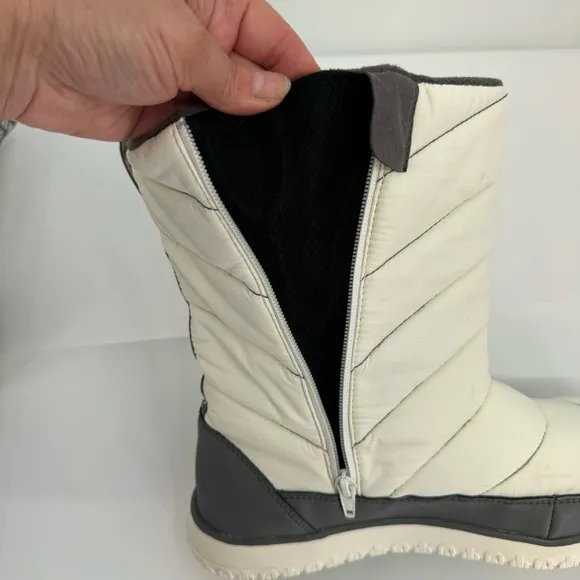 NWOB LL Bean Women's White Nylon Ultralight Quilted Insulated  Boots Size 10M