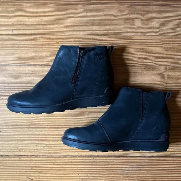 NWOB Sorel Evie II Women's ZipBootie in Black Sz 9.5.