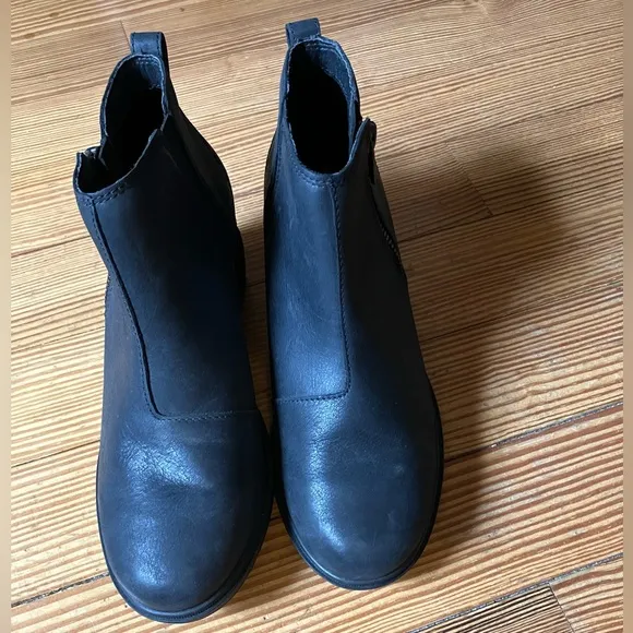 NWOB Sorel Evie II Women's ZipBootie in Black Sz 9.5.