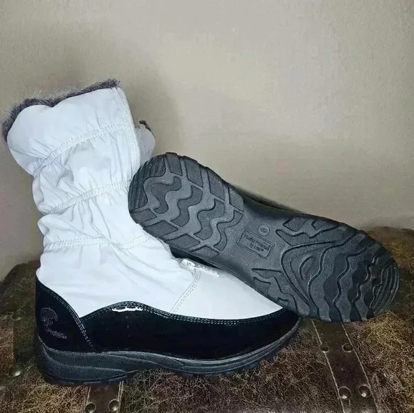 NWOB Totes Womens Rogan Insulated Waterproof Boots With Zipper