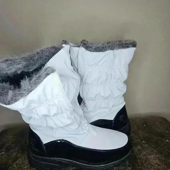 NWOB Totes Womens Rogan Insulated Waterproof Boots With Zipper