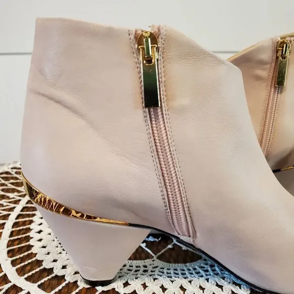 NWOB Valentina Rangoni Comizio Pink Heeled Ankle Boots Booties Size 8 Womens