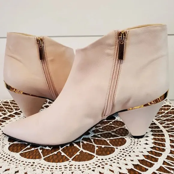 NWOB Valentina Rangoni Comizio Pink Heeled Ankle Boots Booties Size 8 Womens