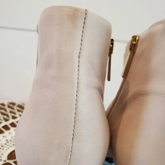 NWOB Valentina Rangoni Comizio Pink Heeled Ankle Boots Booties Size 8 Womens
