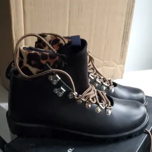 Nwob Women's Black Hiking Boots