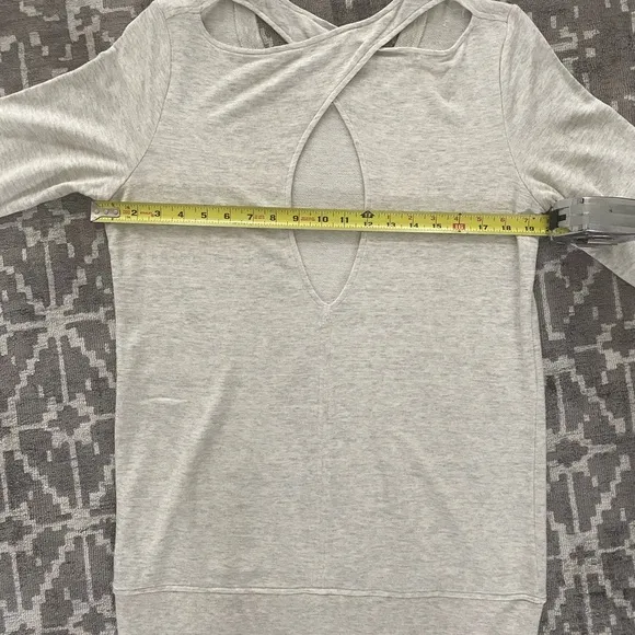 NWOT Athleta S Heather Grey Oversized Sweater Cross Twist Open Back So Soft