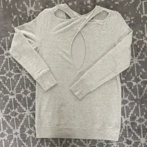 NWOT Athleta S Heather Grey Oversized Sweater Cross Twist Open Back So Soft